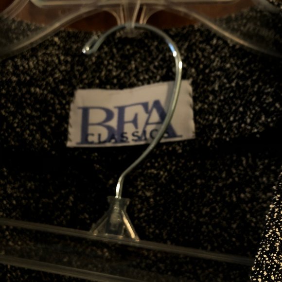 Suit jacket and skirt - Picture 4 of 4